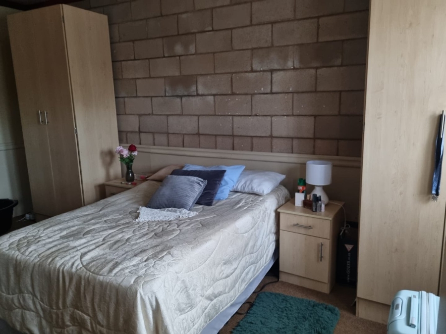 1 Bedroom Property for Sale in Brandwag Free State